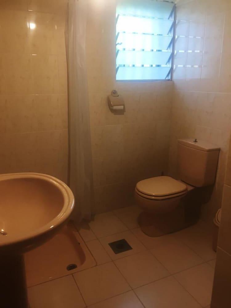 Ahla Vert View Bathroom
