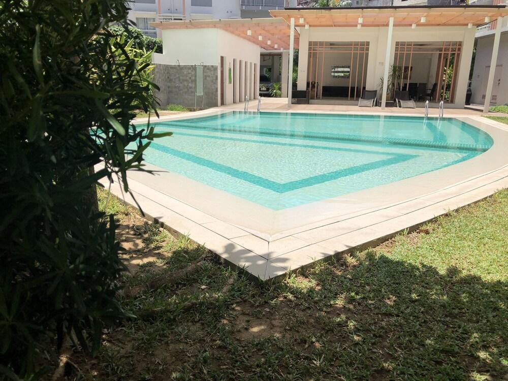 رومانتيك أيربان جيتاواي باي بريميتيف ستاي حمام سباحة مكشوف