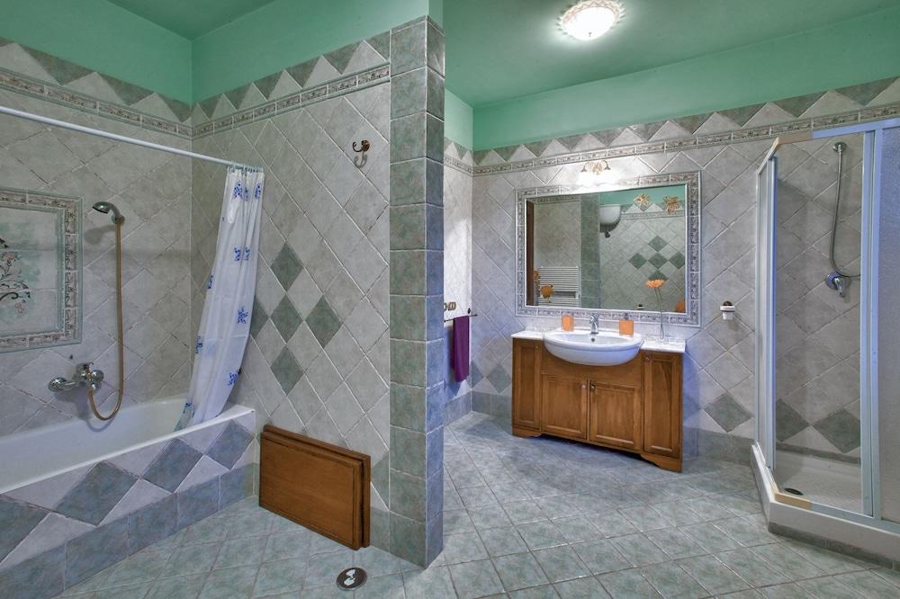 بي آند بي كولي فيسكونتي أخرى