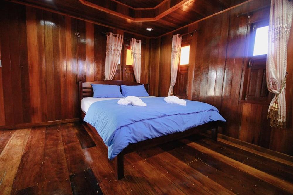 Ma Der Bua Room