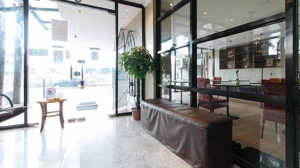 ريد دورز بلس نير بامبو أورجان لاس بينياس الردهة