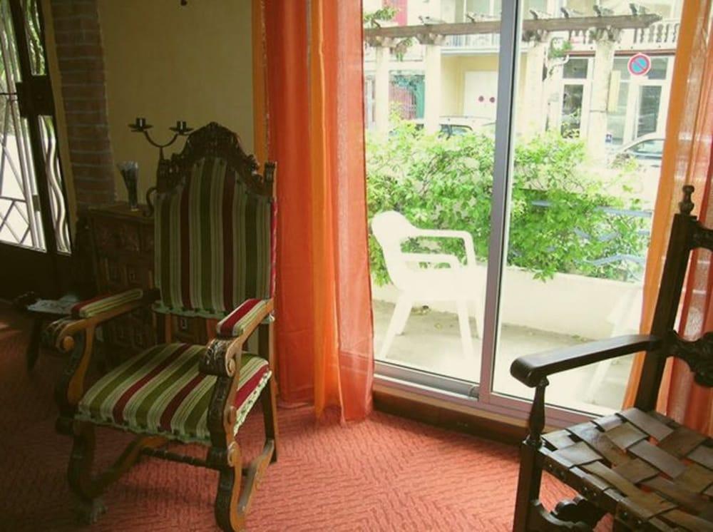 هوتل لا بيرجولا داخلي