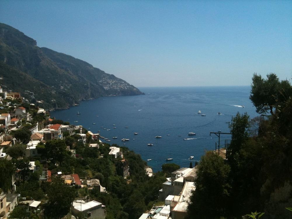 هوتل بوسا بوسا