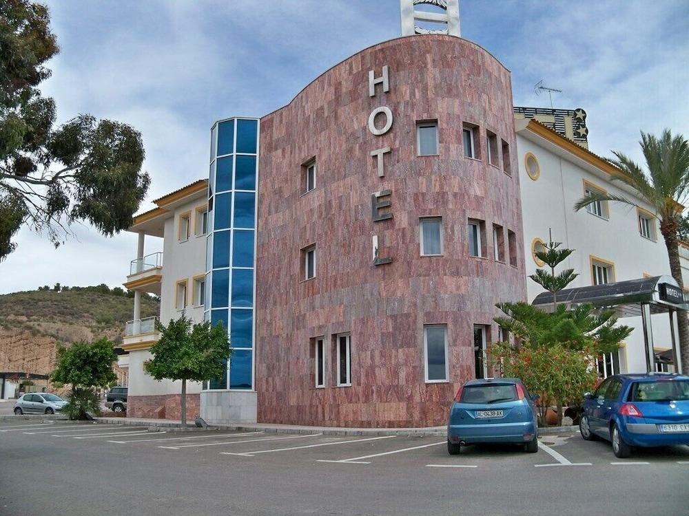 هوتل أوفيرا