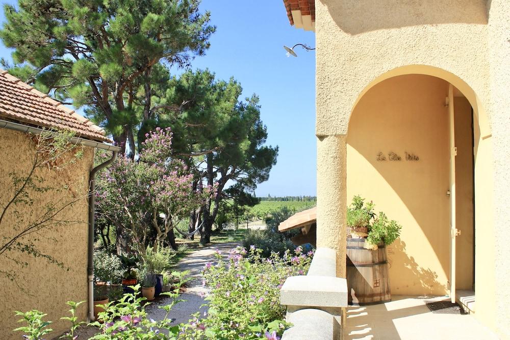 Le Clos Vitis - Chambres d'hôtes et gite Featured Image