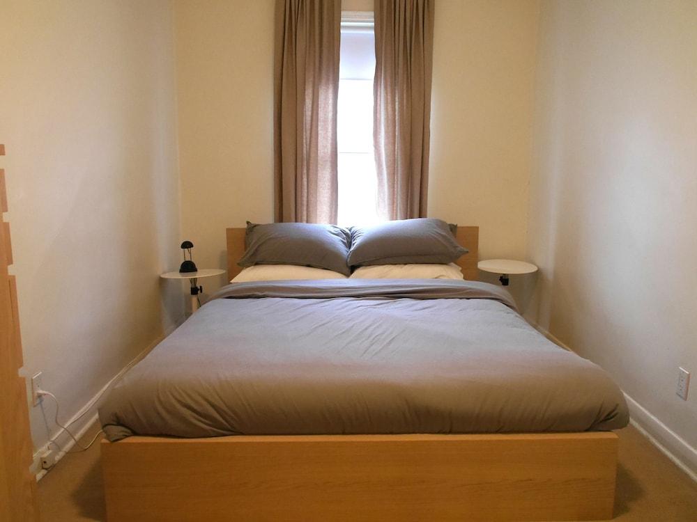 بيوتيفول تو ليفيل هاوس إن يوركفيل غرفة