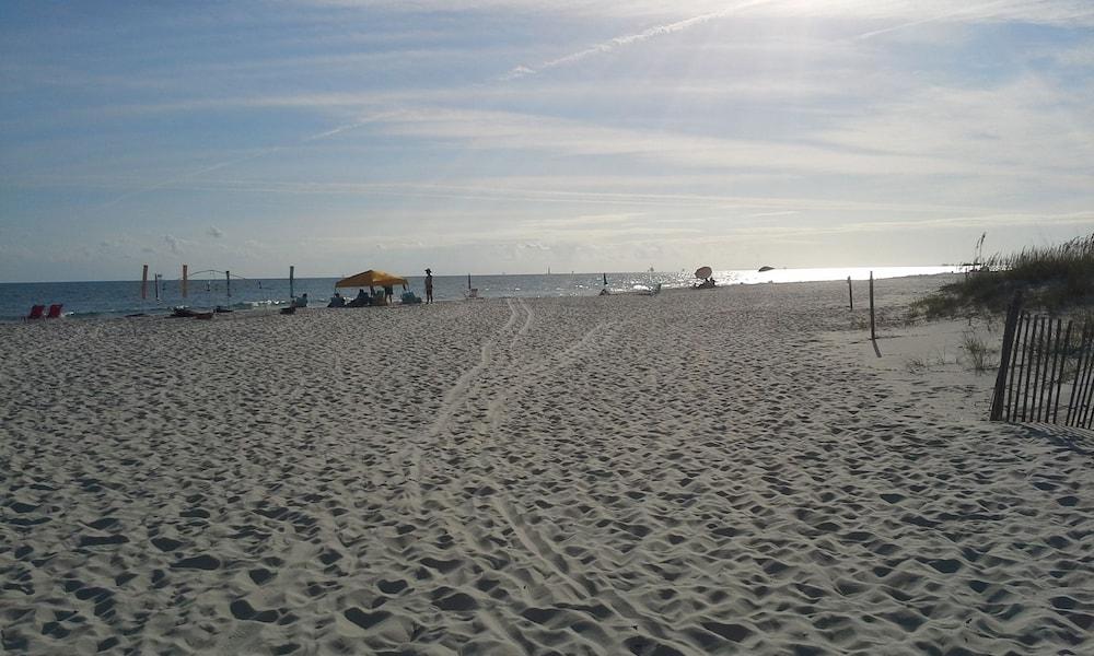 Pet-Friendly Shellchase Home with Great Gulf View by RedAwning Beach
