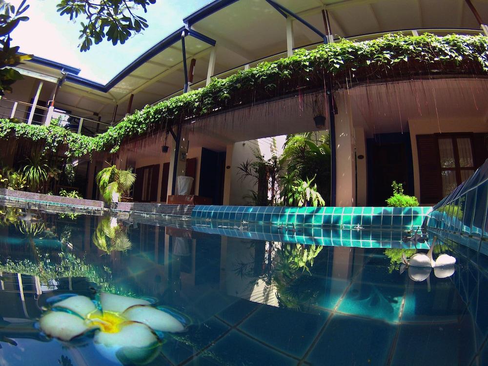 بير 42 بوتيك ريزورت آند سبا حمام سباحة مكشوف