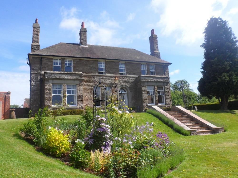 Littlebridge House