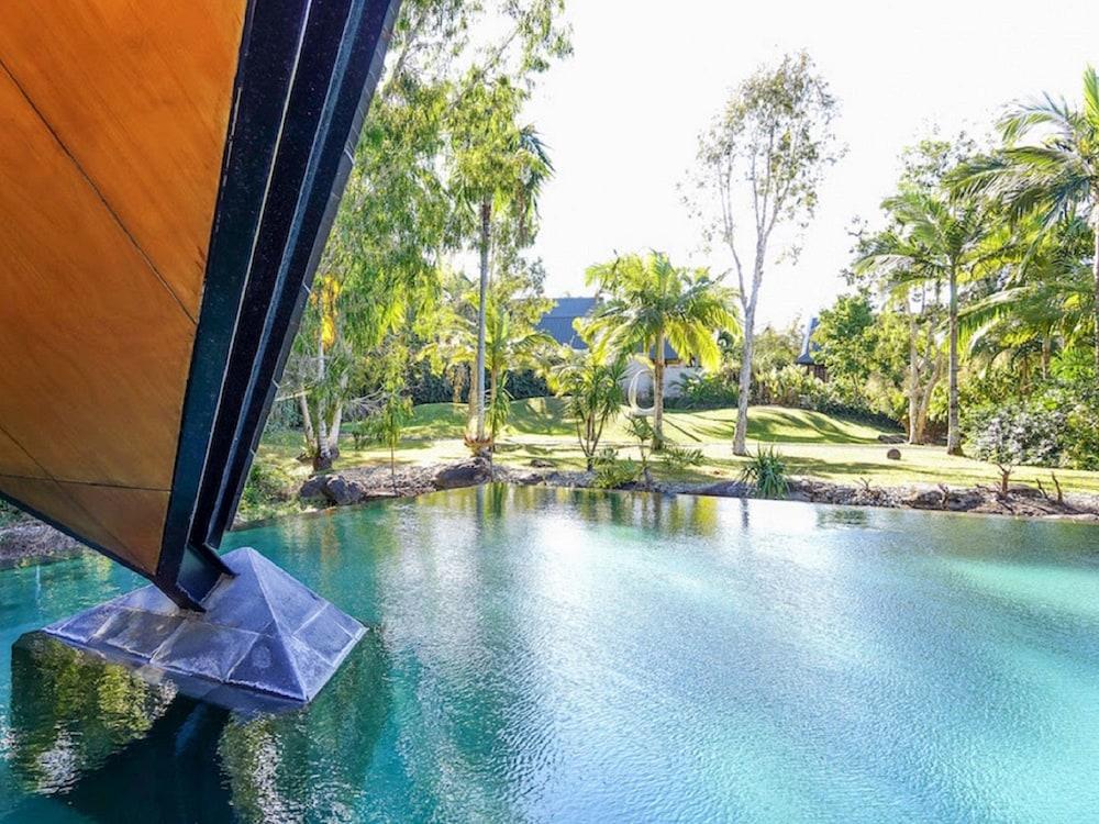 نيرامايا بورت دوجلاس 3 آند 4 بد روم فيلاز حمام سباحة مكشوف