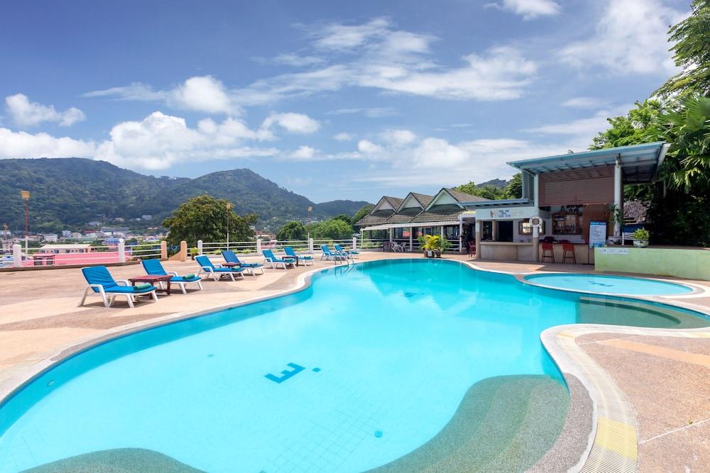 رويال هوتل كراون آند بالم سبا ريزورت حمام سباحة مكشوف