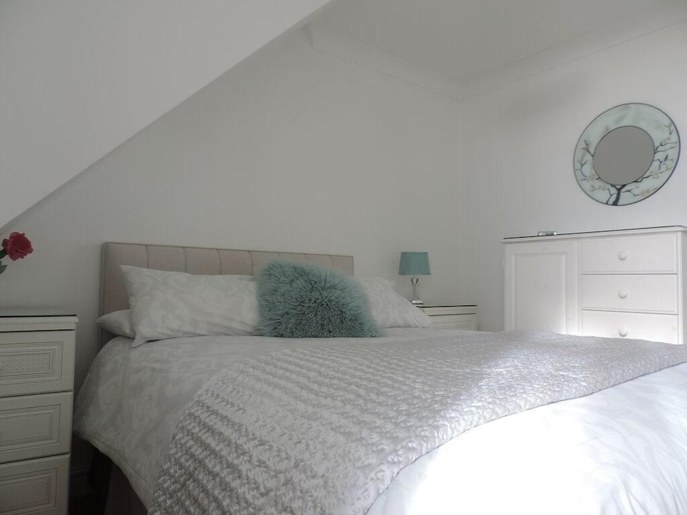 سي بريز أبارتمنت نير ذي إيدن بروجيكت غرفة