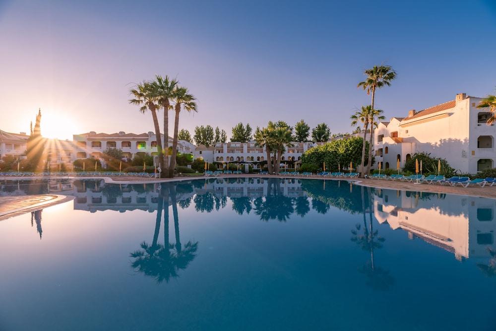 Golden Club Cabanas