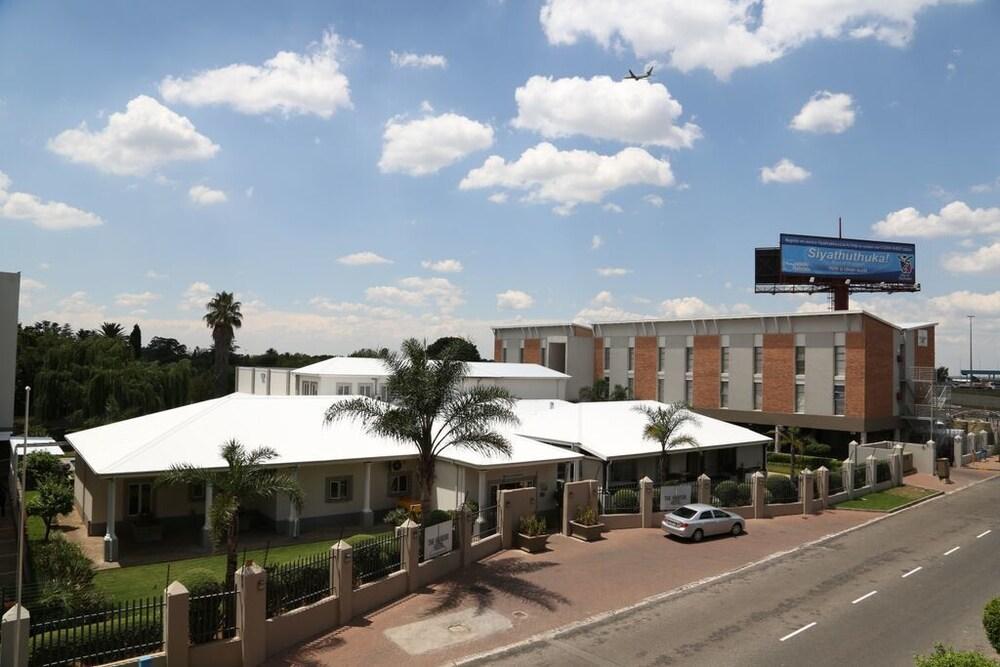 ذا إفيتور هوتل أو آر إنترناشونال إيربورت المنطقة المحيطة بالمنشأة