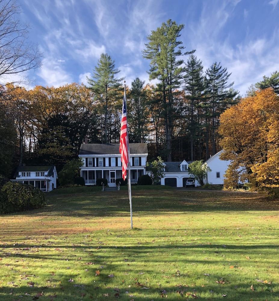 أيكين مانور بد آند بريكفاست