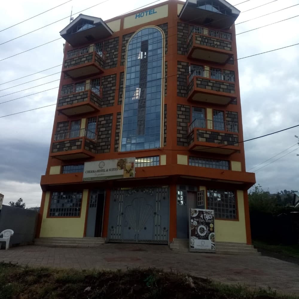 Cherika Hotel & Suites