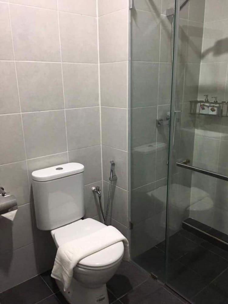 Comuna Residence 1 Bathroom