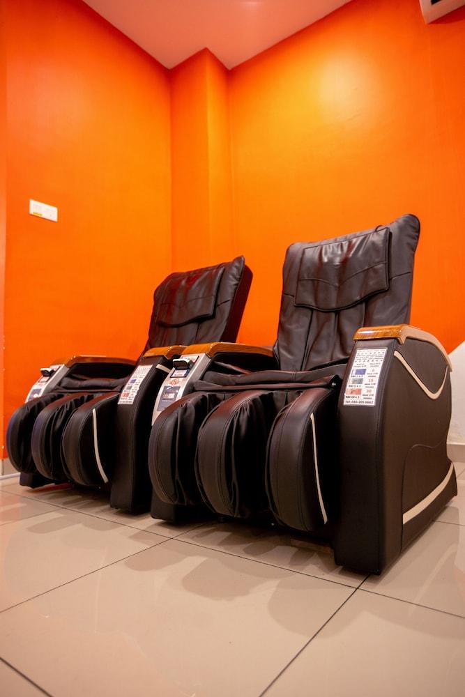 1 أورانج هوتل كلي آند كليا الردهة