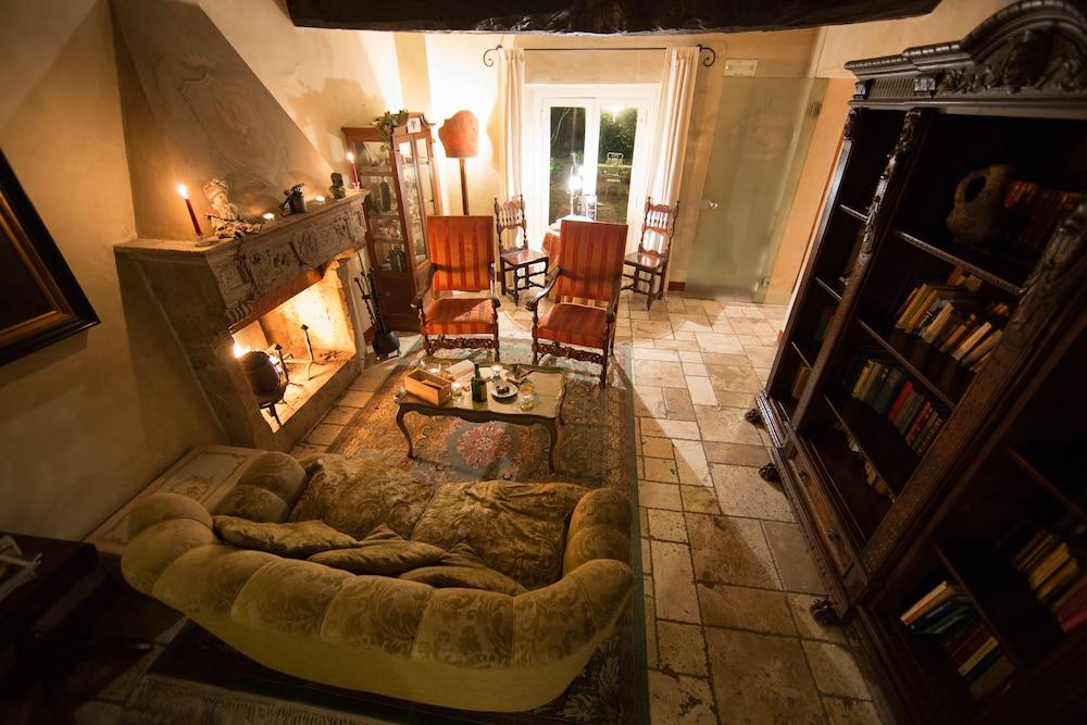 آي كابريتشي دي ميريوم ريزورت آند سبا منصة تسجيل إجراءات الوصول/المغادرة