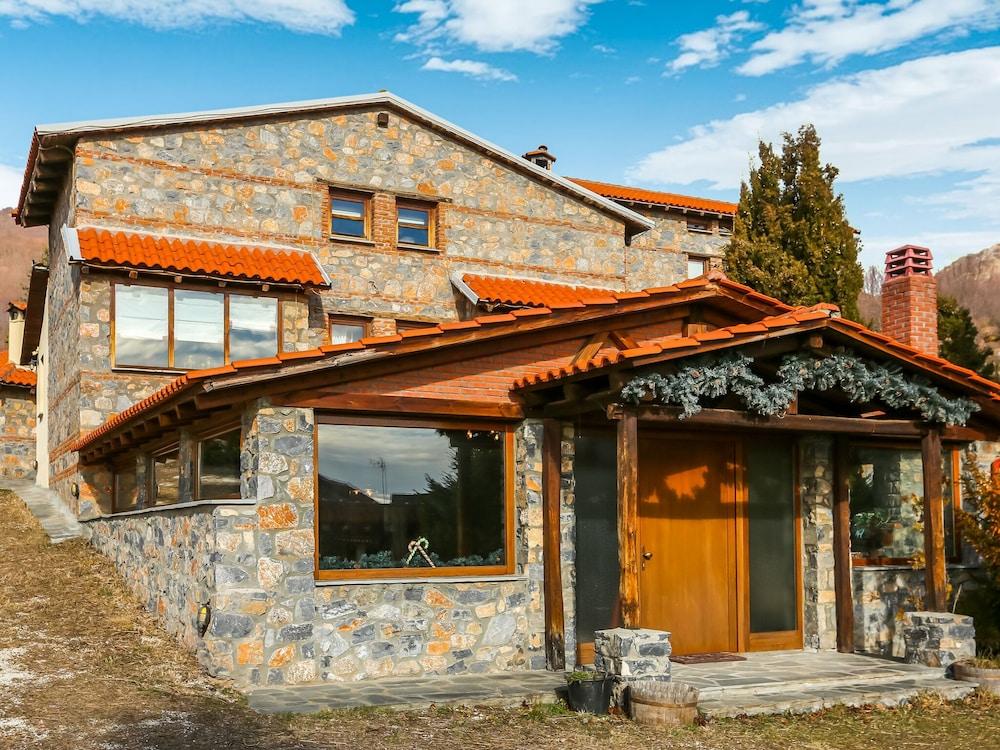 لافيش هوليداي هوم إن بيلا ويذ هوت توب المنطقة الخارجية