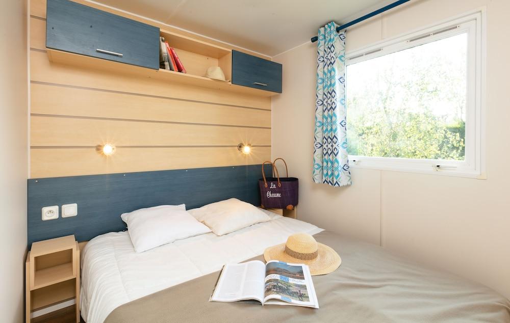 كومبين فيلاج دو لا جويونيير غرفة