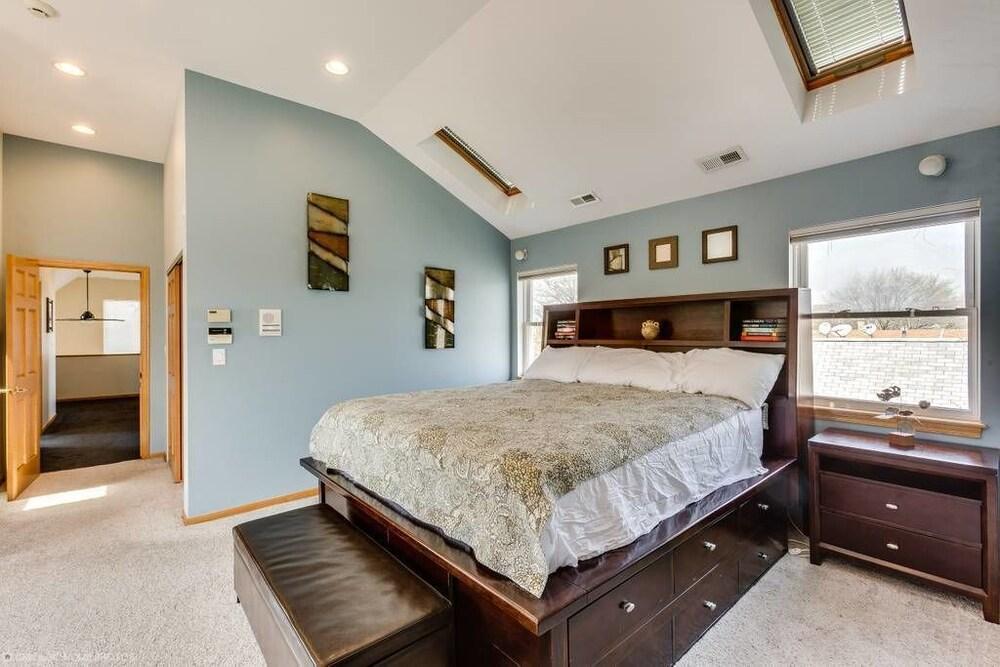 ذي إرفينج ماستر بيس نير ريجلي فيلد غرفة