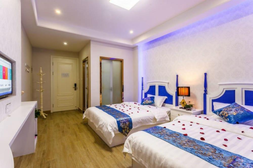 Mew Expression Inn Room