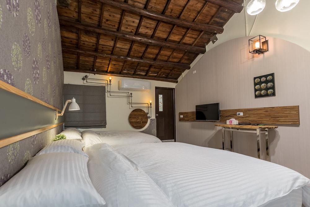 SeaRoad Room