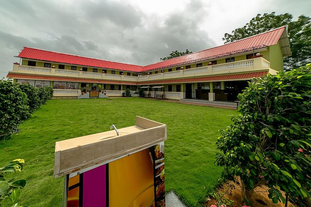 RnB Select Saanvi Exterior