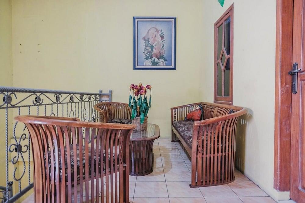 ريد دورز ساريا نير ستاديون مولانا يوسوف داخلي