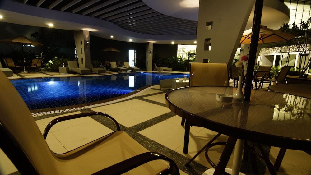 رايا هوتل آند كوانفينشن سنتر ألور سيتار المنطقة الخارجية