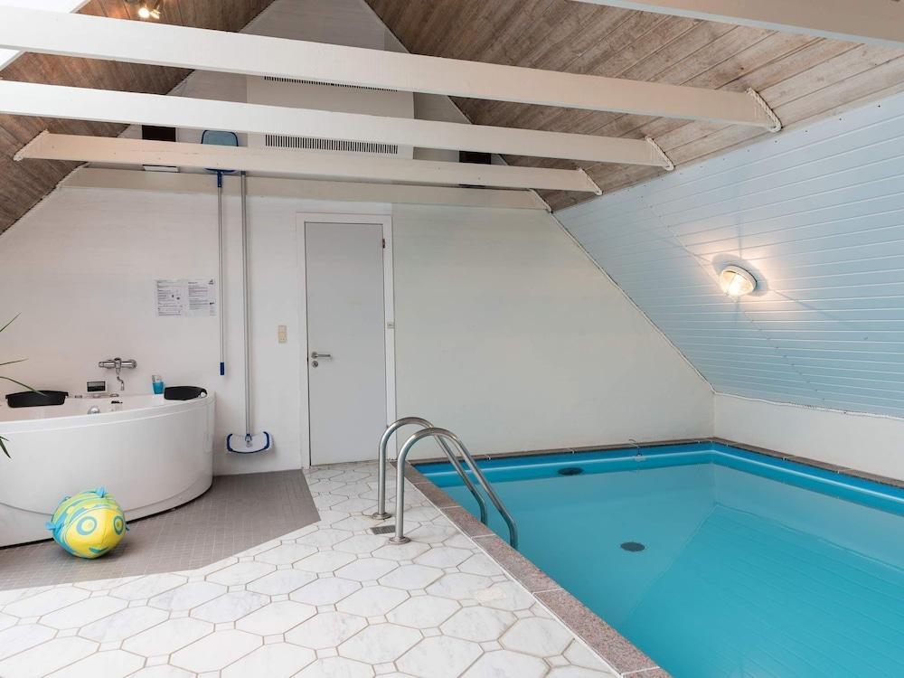 12 بيرسون هوليداي هوم أون إيه هوليداي بارك إن رينكو بينج زحليقة مائية