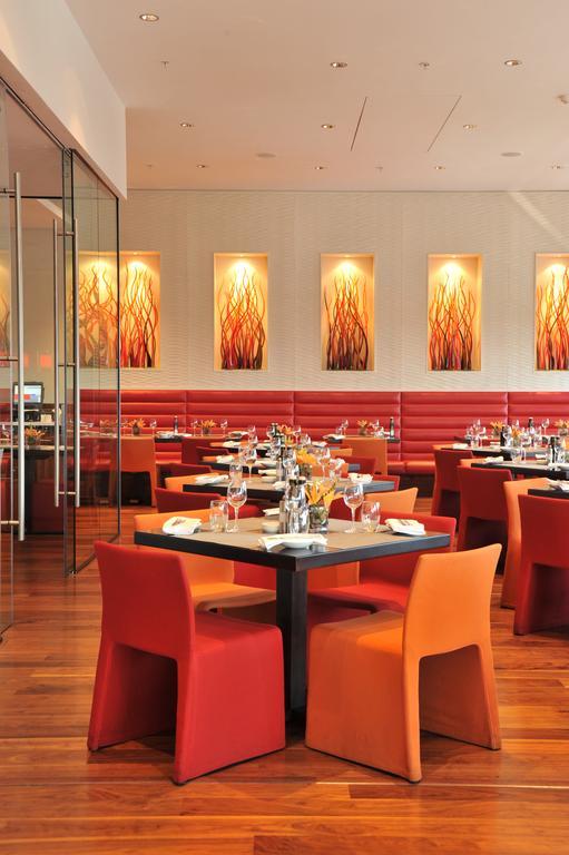 فندق راديسون بلو ساندتون، جوهانسبرغ أخرى