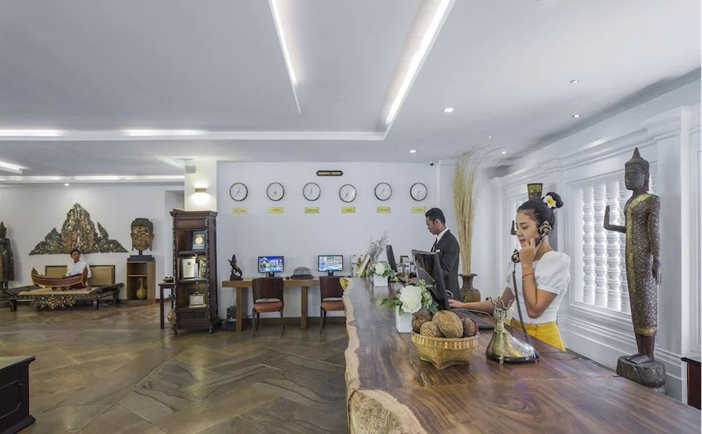 بالاس جايت هوتل آند ر يسورت ب ا ي إتشٕم منطقة الاستقبال