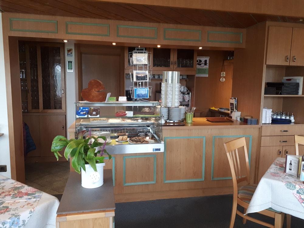 بنسيون تسوم فيرنبليك منصة تسجيل إجراءات الوصول/المغادرة