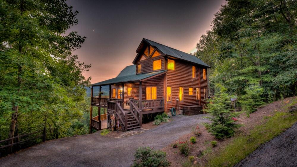 Chasing Views by Escape to Blue Ridge Exterior