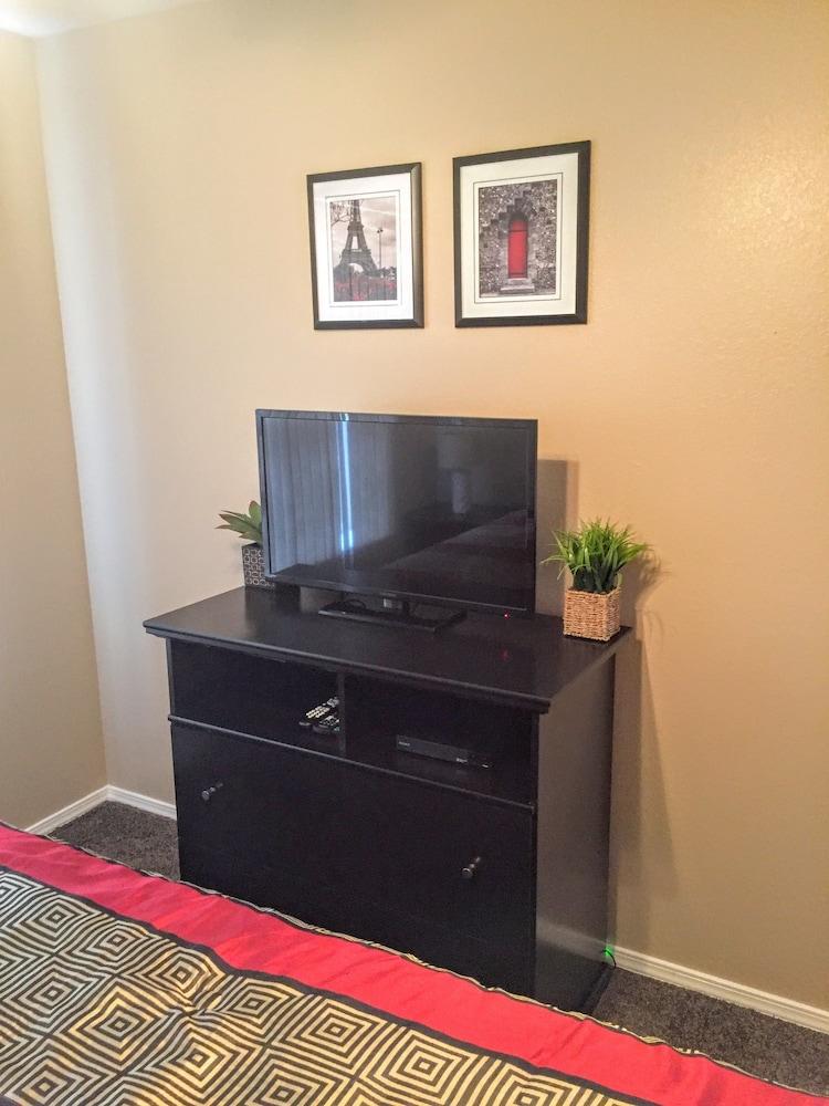 ذا تشامبيونز باي برانسون إم أو كوندوز غرفة