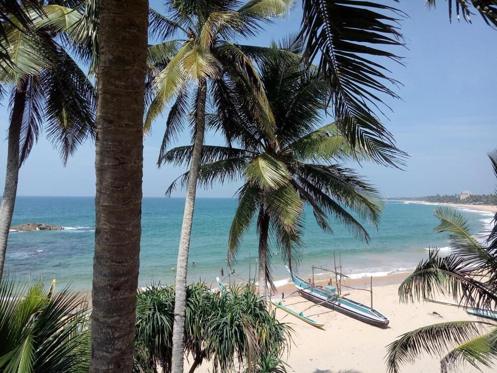 Githmini Beach Guest House & Toures Beach