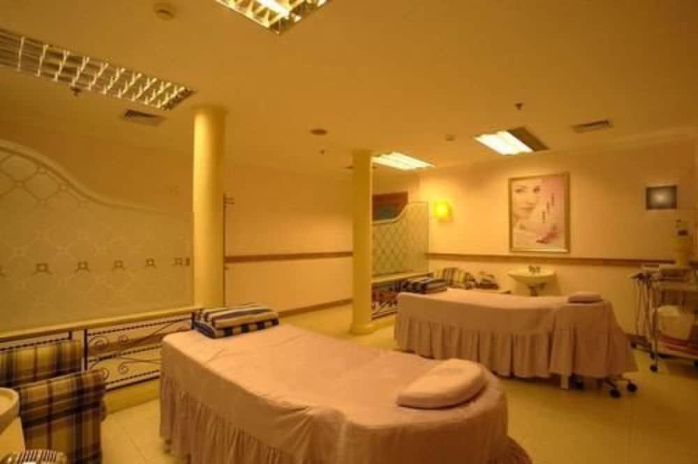 جين جيانغ شين تشين هوتل نادي صحي