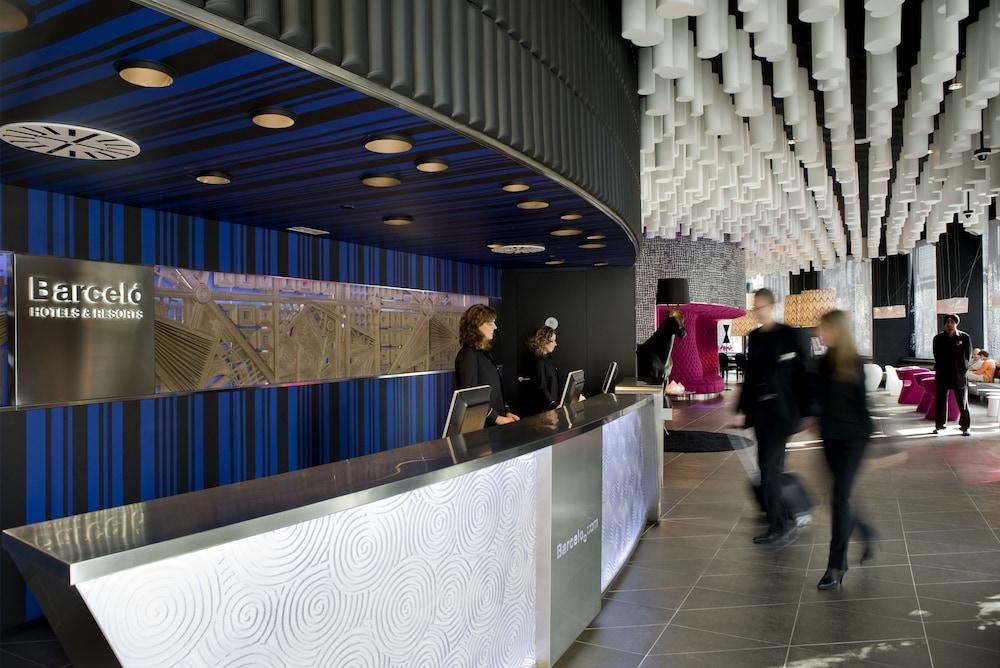 Barceló Raval Reception