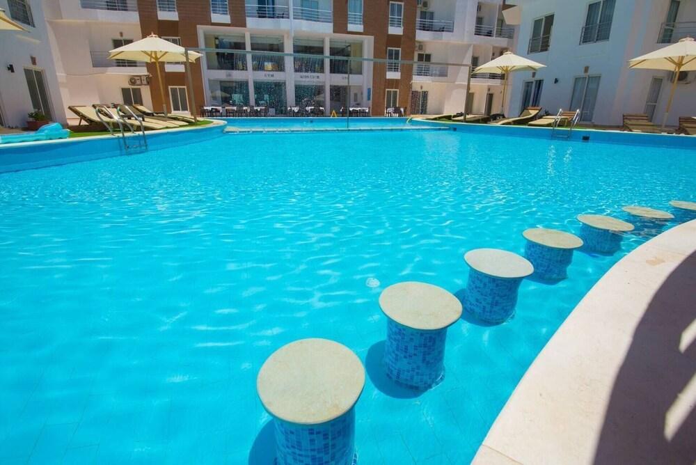 شقة فاخرة بغرفة نوم واحدة مع خدمة واي فاي بالقرب من الجونة زحليقة مائية