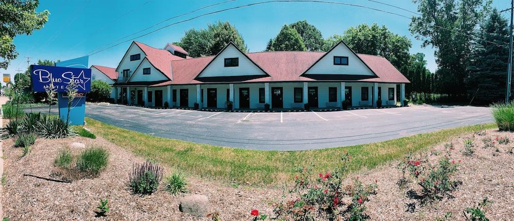 Blue Star Motel Featured Image