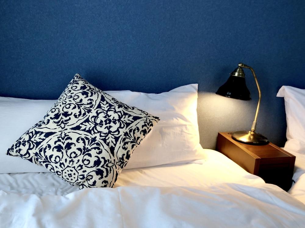 بي 3 هانيدا ميزون فيليب أوموري 302 الصورة الأساسية