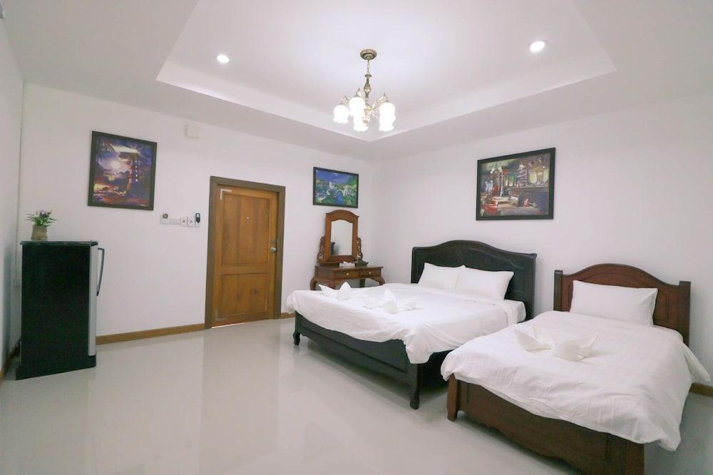 Padaeng Mountain View Resort Room