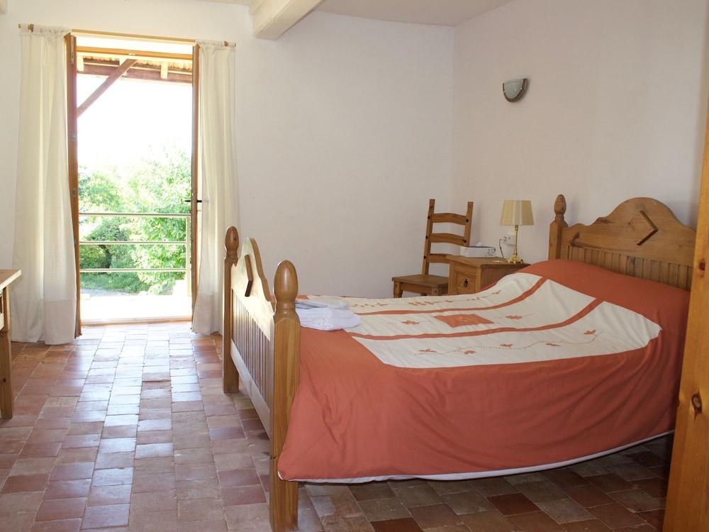 Ancienne Ecole Room