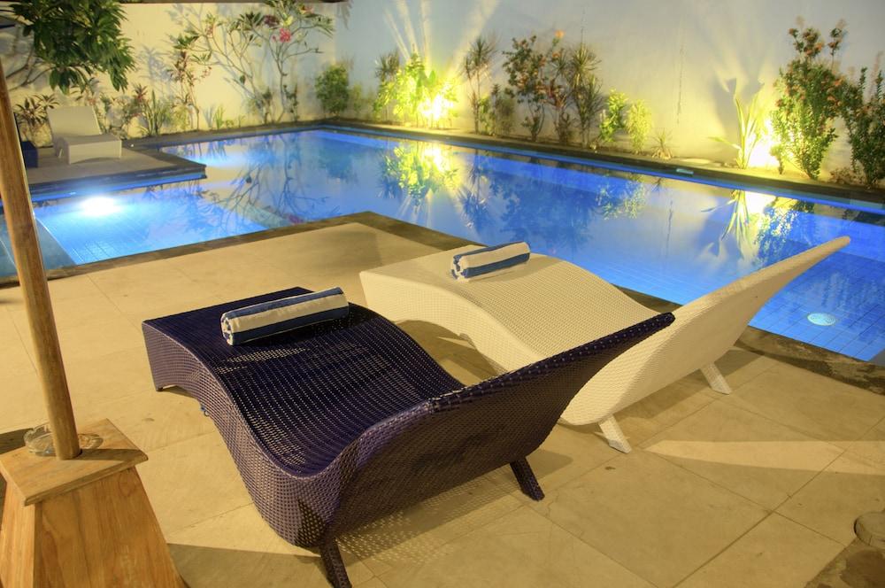 تير نا نوج جيلي تراوانجان أكوموديشن حمام سباحة مكشوف