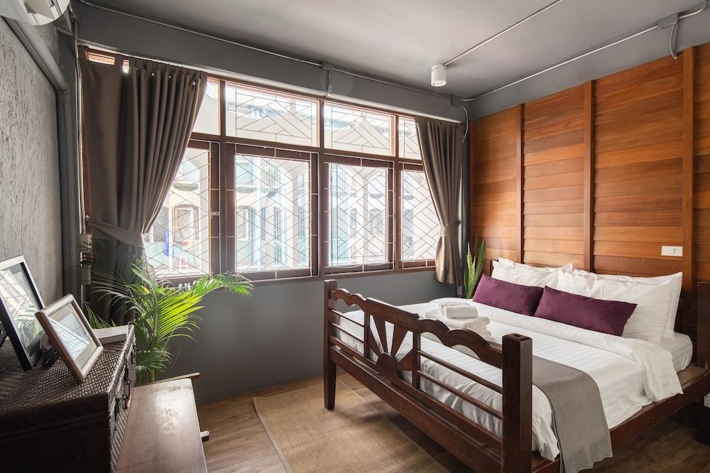 Better Moon Guesthouse Room