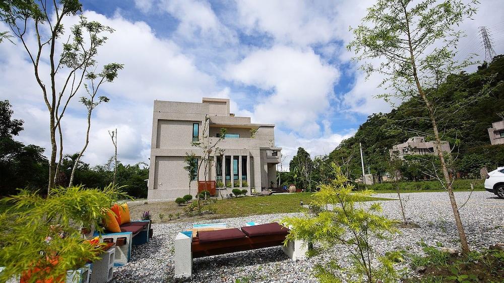 Manor Le Rayon Vert Property Grounds