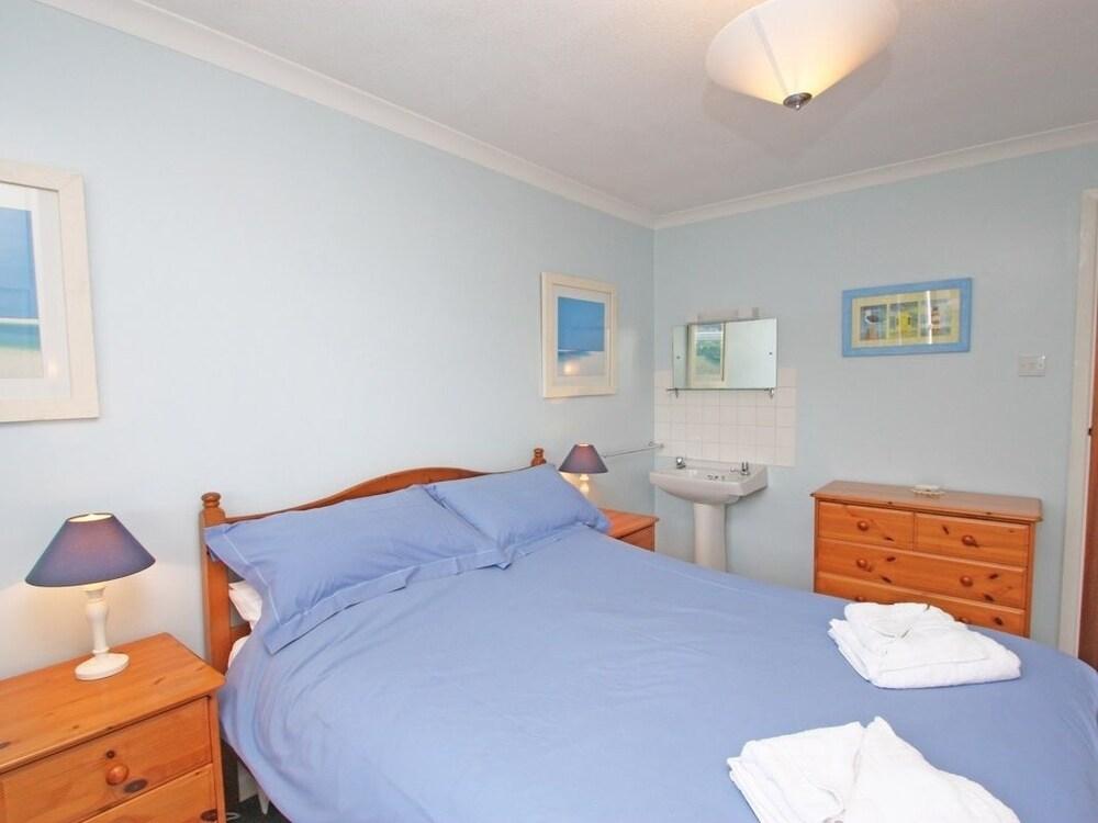 Chenies Guestroom