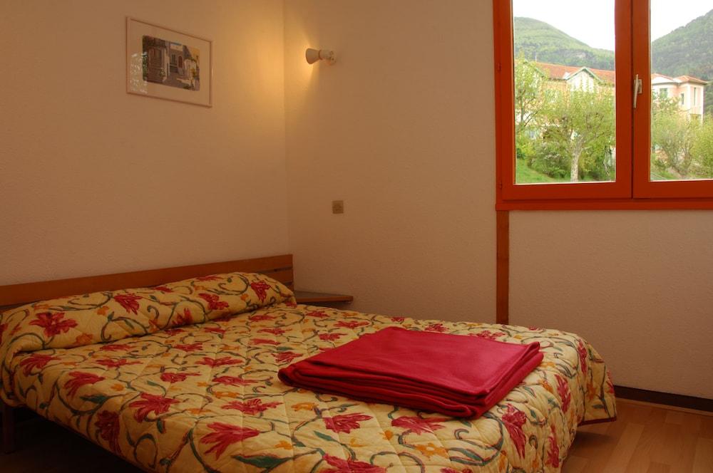 لو بري مارتن فيليدج دوتس